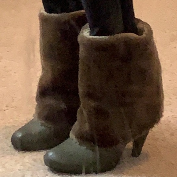 High heeled boots - Picture 2 of 2